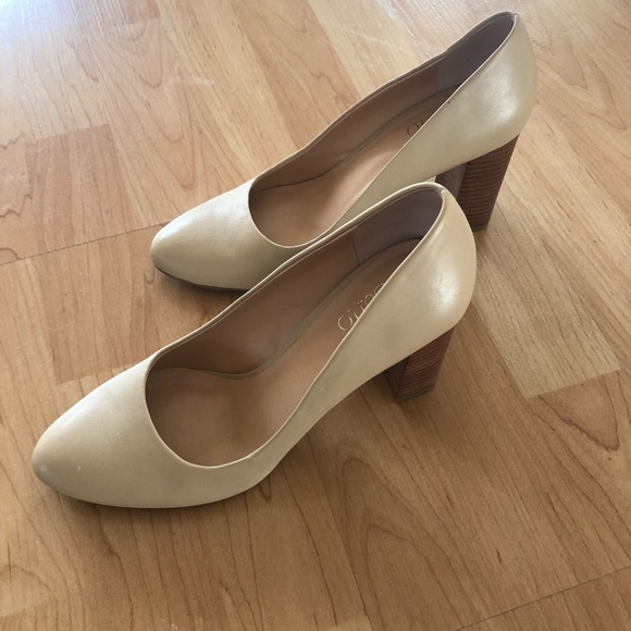 Franco Sarto Bone Stacked Heels - Picture 2 of 4